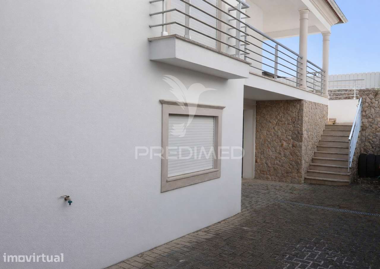 Moradia independente T5 | 600 m² de Exclusividade, Conforto e Priva... - Grande imagem: 4/24