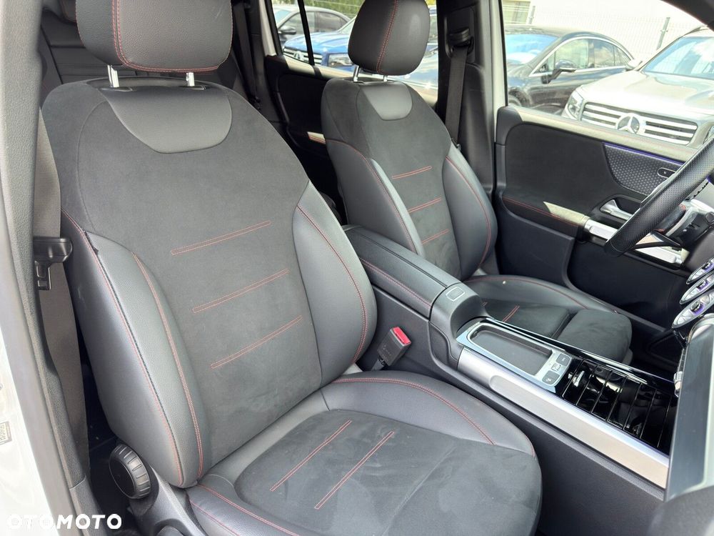 Mercedes-Benz GLB - 34
