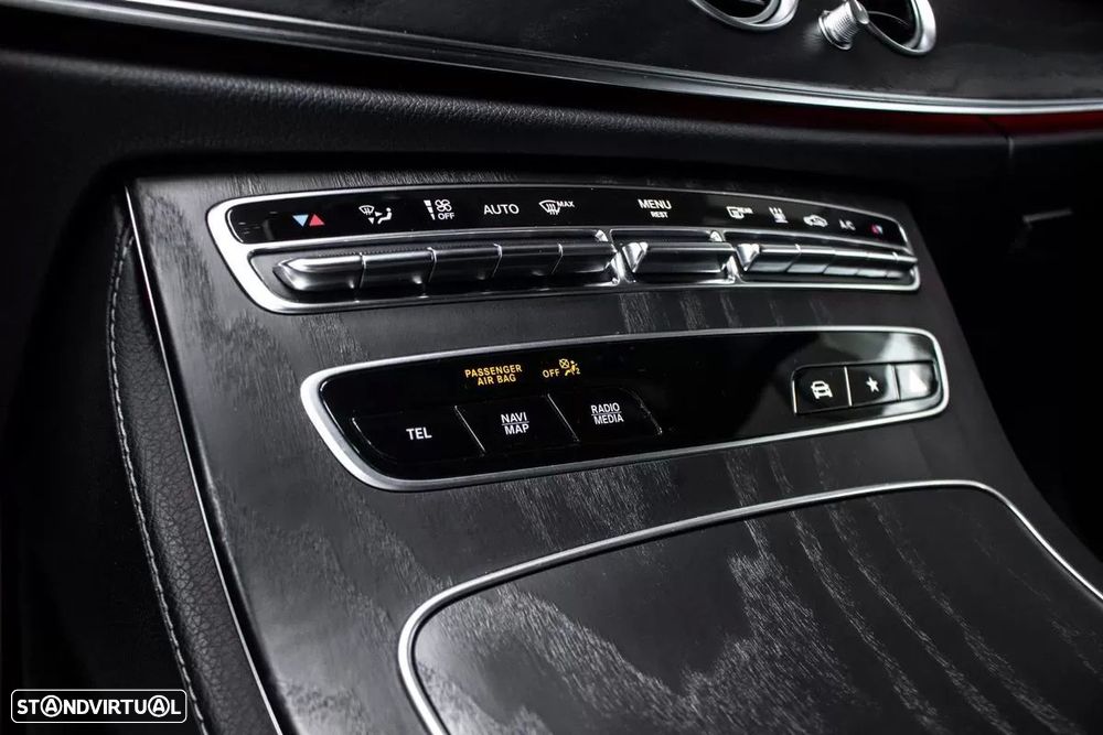 Mercedes-Benz E 300 e AMG Line - 26