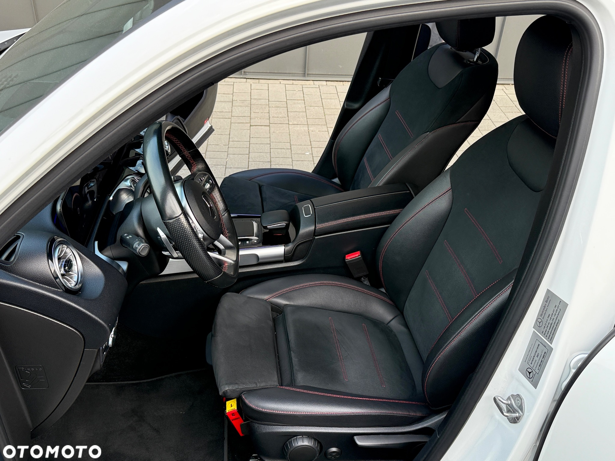 Mercedes-Benz GLB 200 d 4-Matic AMG Line 8G-DCT - 8