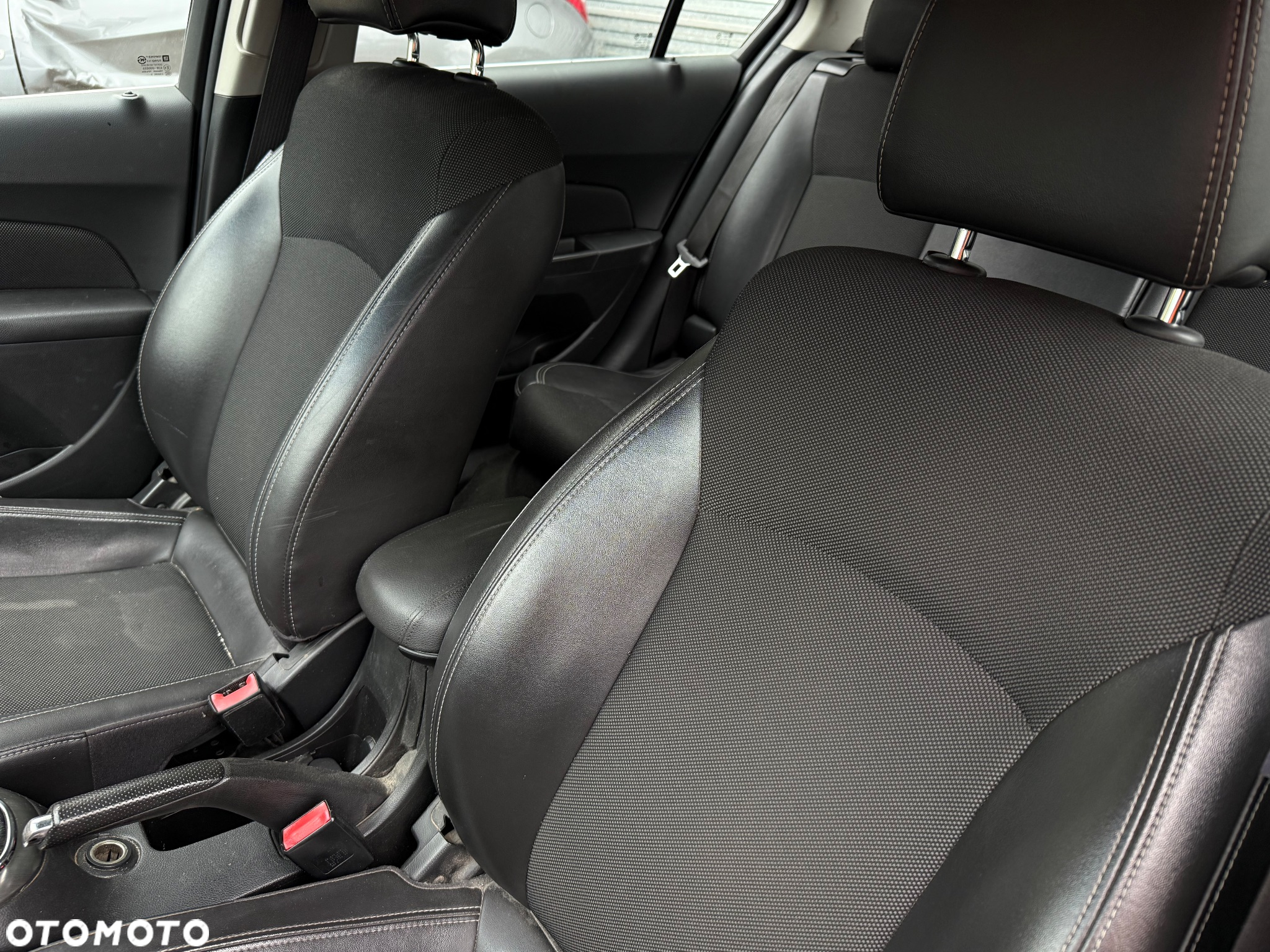 Chevrolet Cruze - 16