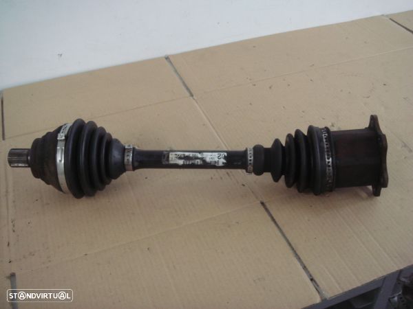 Transmissão Frente Esq Volkswagen Passat (3C2) - 1