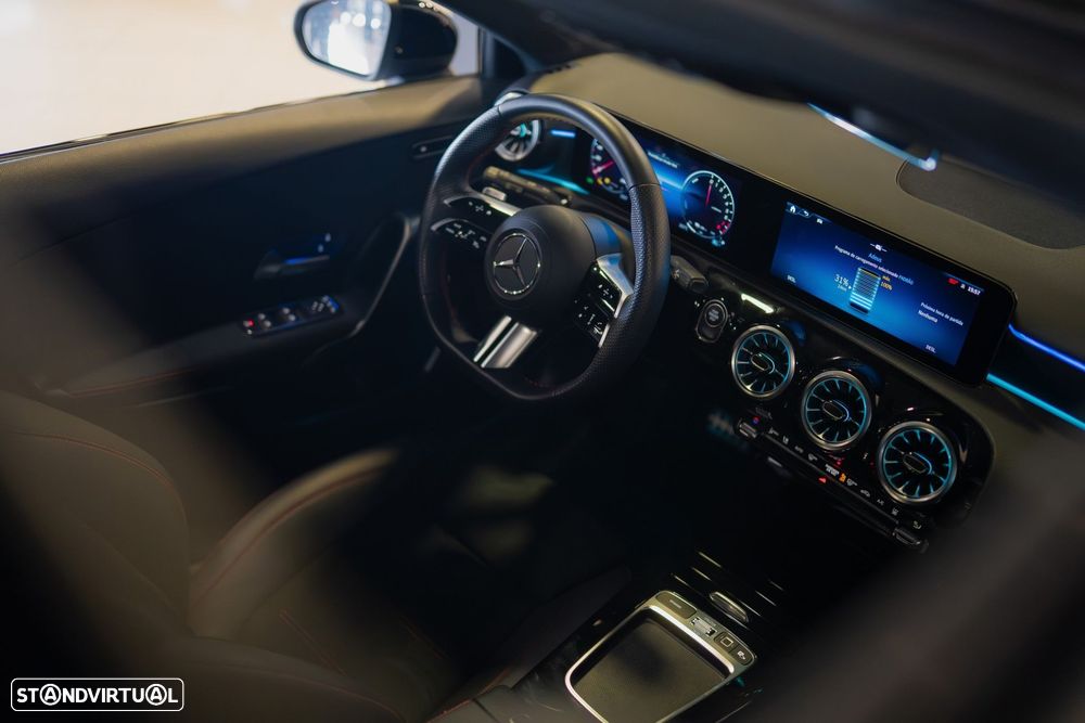 Mercedes-Benz A 250 e 8G-DCT AMG Line - 38