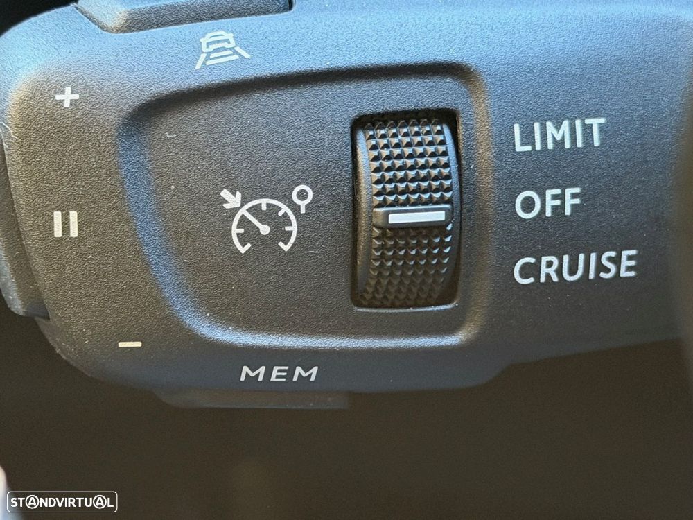 Peugeot e-2008 50 kWh Allure - 33