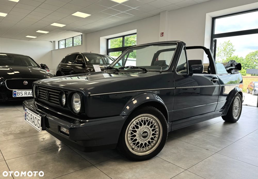 Volkswagen Golf - 1