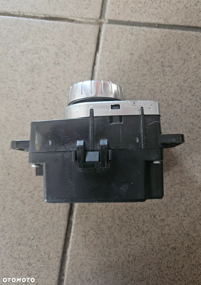 Pokrętło sterowania nawigacją MERCEDES-BENZ B (W246, W242) A2469009802 1.8L - 4