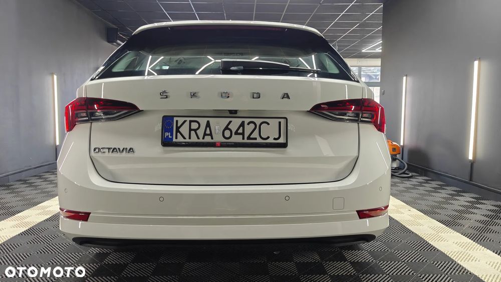 Skoda Octavia 2.0 TDI DSG First Edition - 11