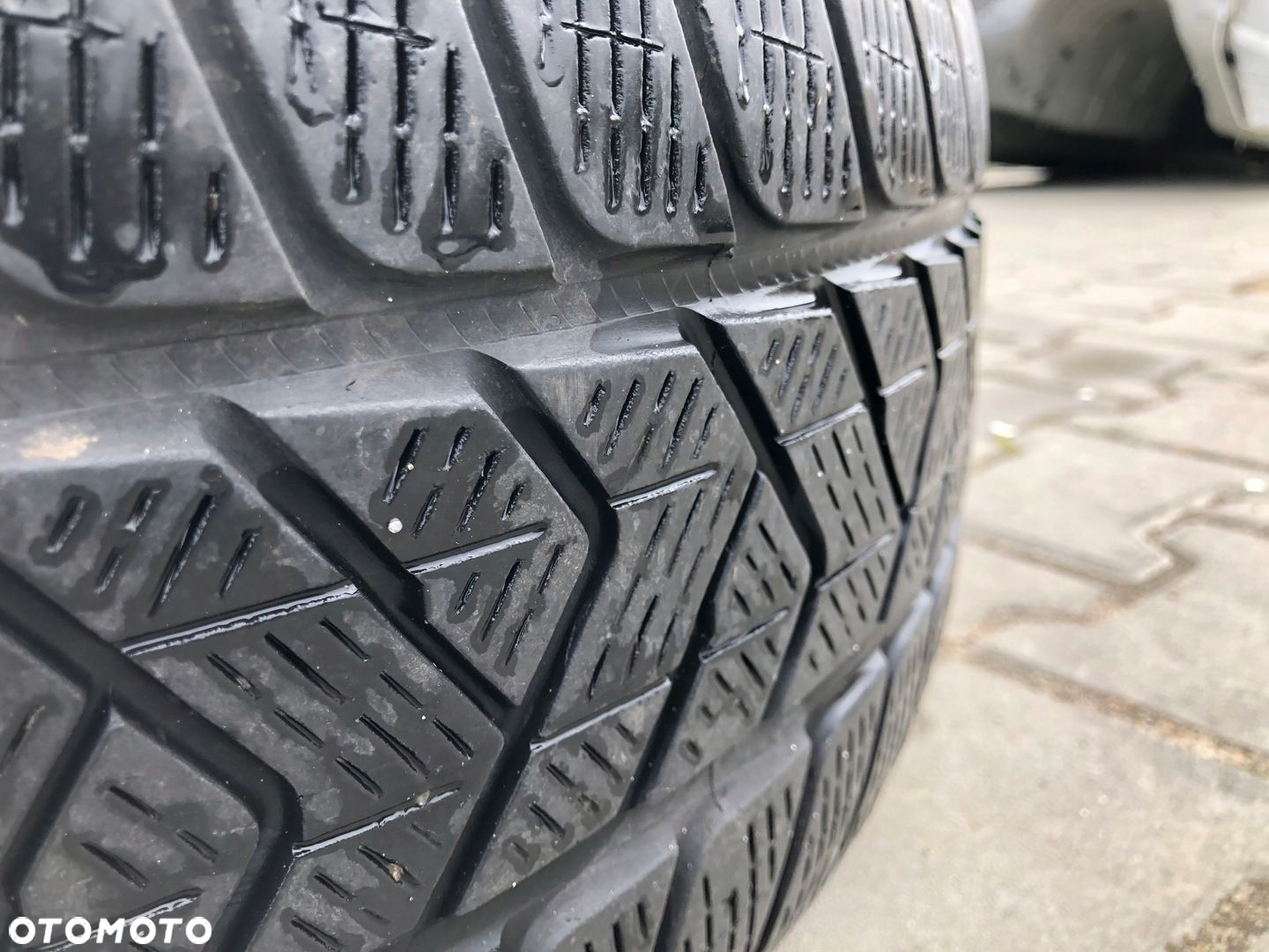 KOŁA Q7 TOUAREG CAYENNE 235/60/R18 PIRELLI RIAL - 12