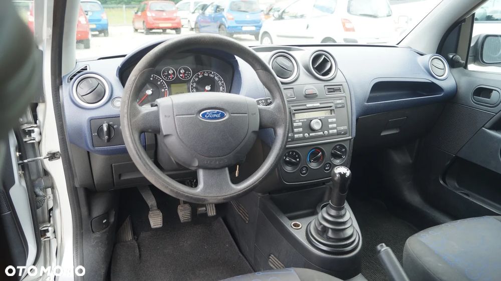 Ford Fiesta 1.3 Futura - 17