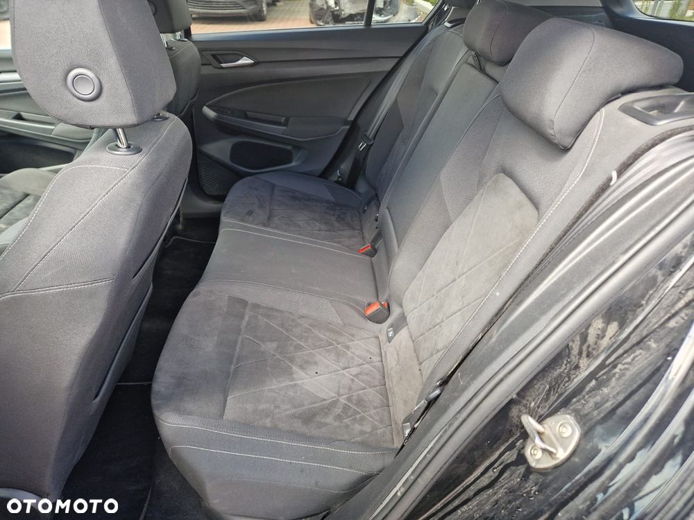Volkswagen Golf 1.5 eTSI EVO Style DSG - 21