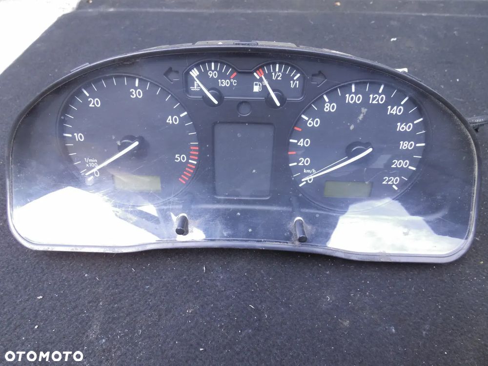 VW PASSAT B5 1.9TDI LICZNIK ZEGARY PRĘDKOŚCIOMIERZ 3B0919880D - 1