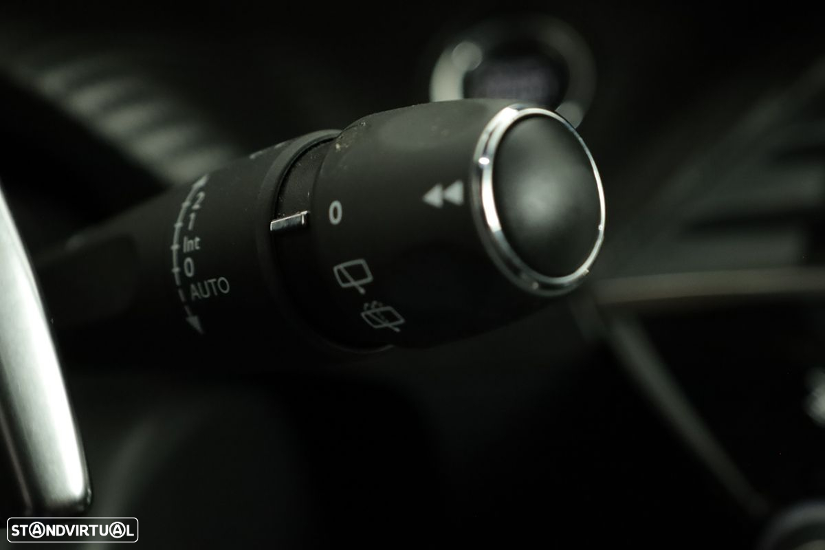 Peugeot 2008 1.2 PureTech GT EAT8 - 19