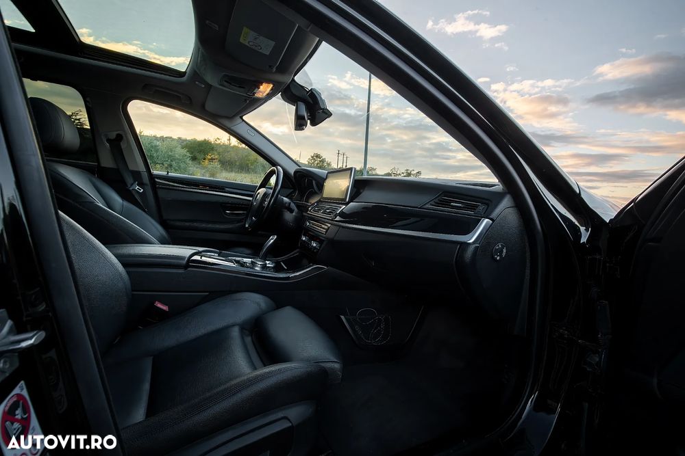 BMW Seria 5 530d xDrive Touring Aut. - 8
