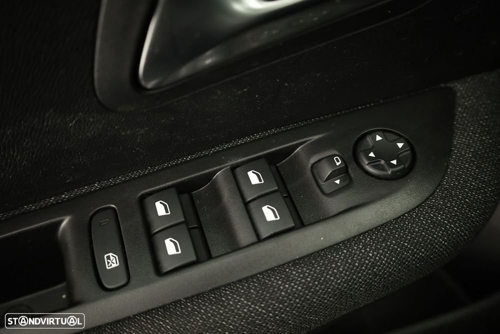 Peugeot 208 1.2 PureTech Style - 19