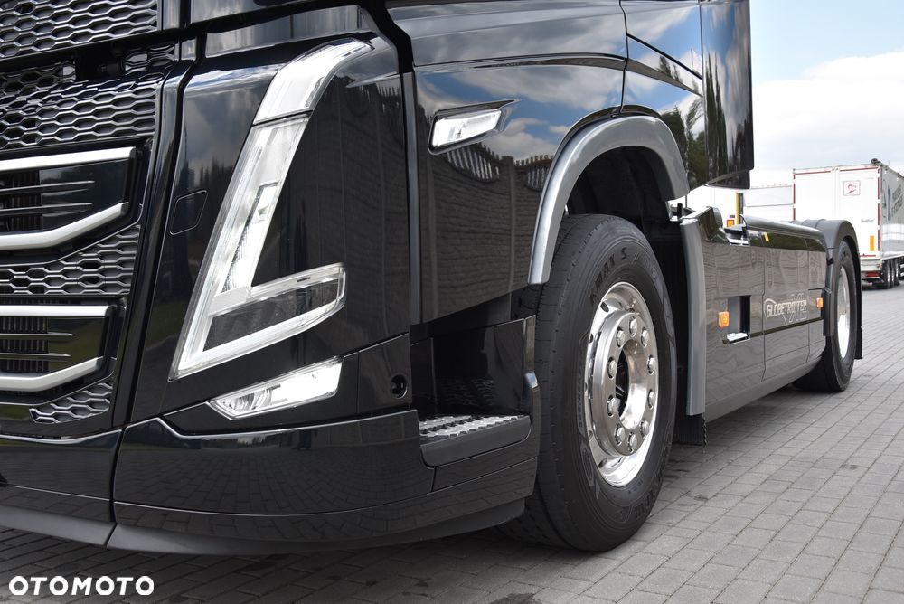 Volvo FH5 540 EURO6 / GLOBETROTTER XL / FULL-LED / KLIMA POSTOJOWA / NAWIGACJA / KAMERY / ALU FELGI / SKÓRY / CAŁY NA PODUSZKACH / TV / FULL OPCJA / STAN IDEALNY ! ! ! - 12