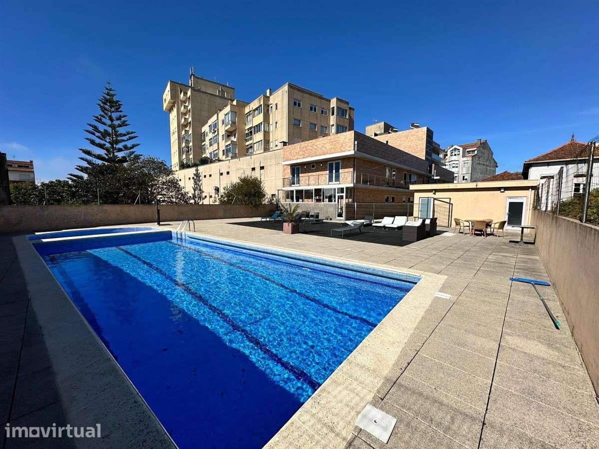 T4 Condomínio fechado com piscina-Póvoa de Varzim-Garagem - Grande imagem: 3/20