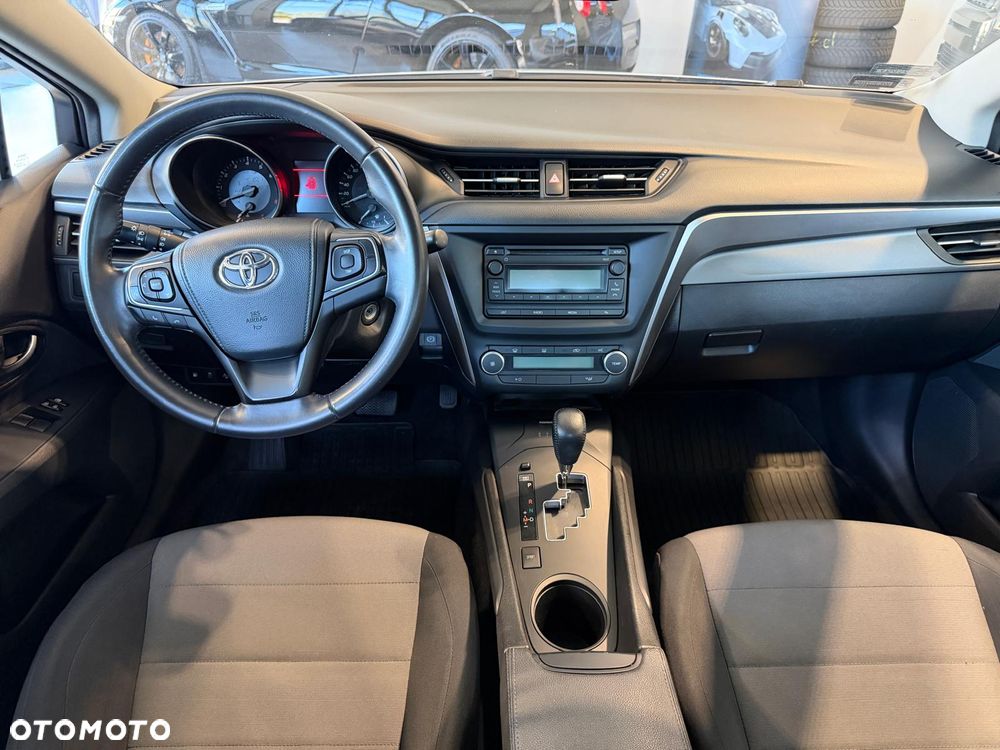 Toyota Avensis 1.8 Premium MS - 11