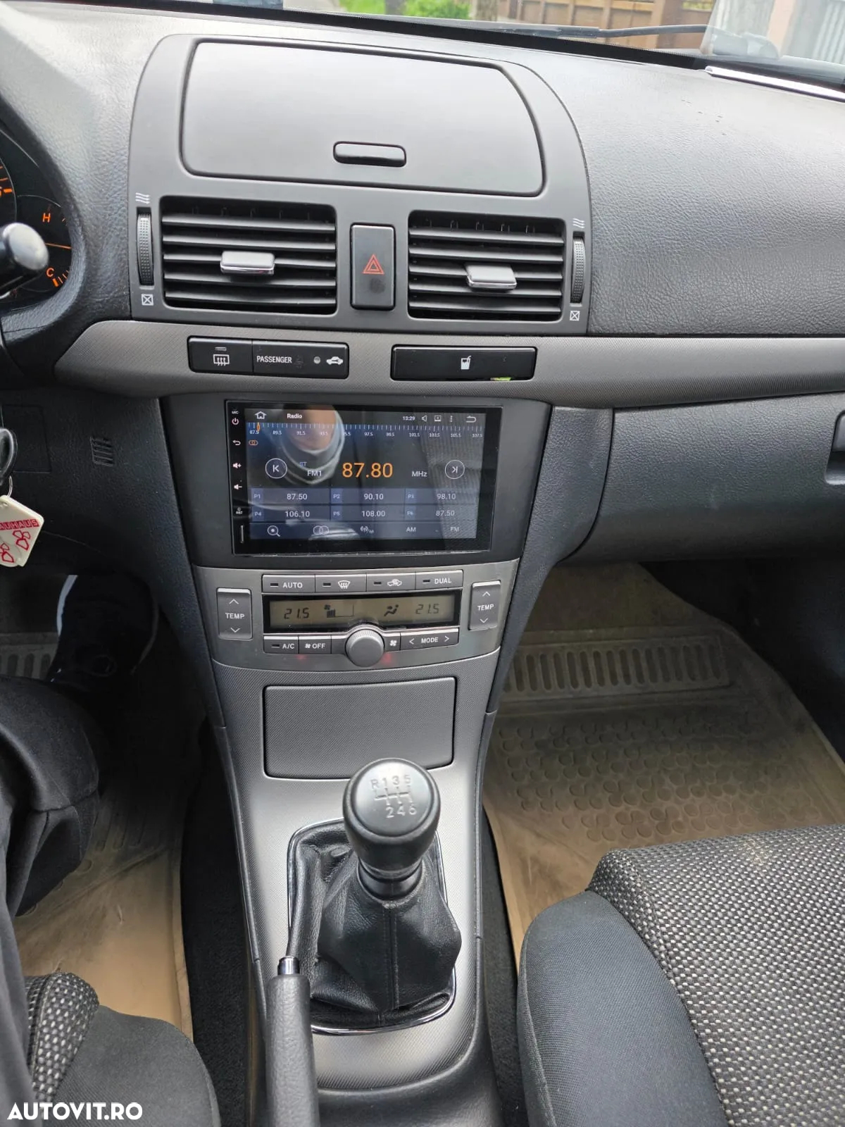 Toyota Avensis - 17