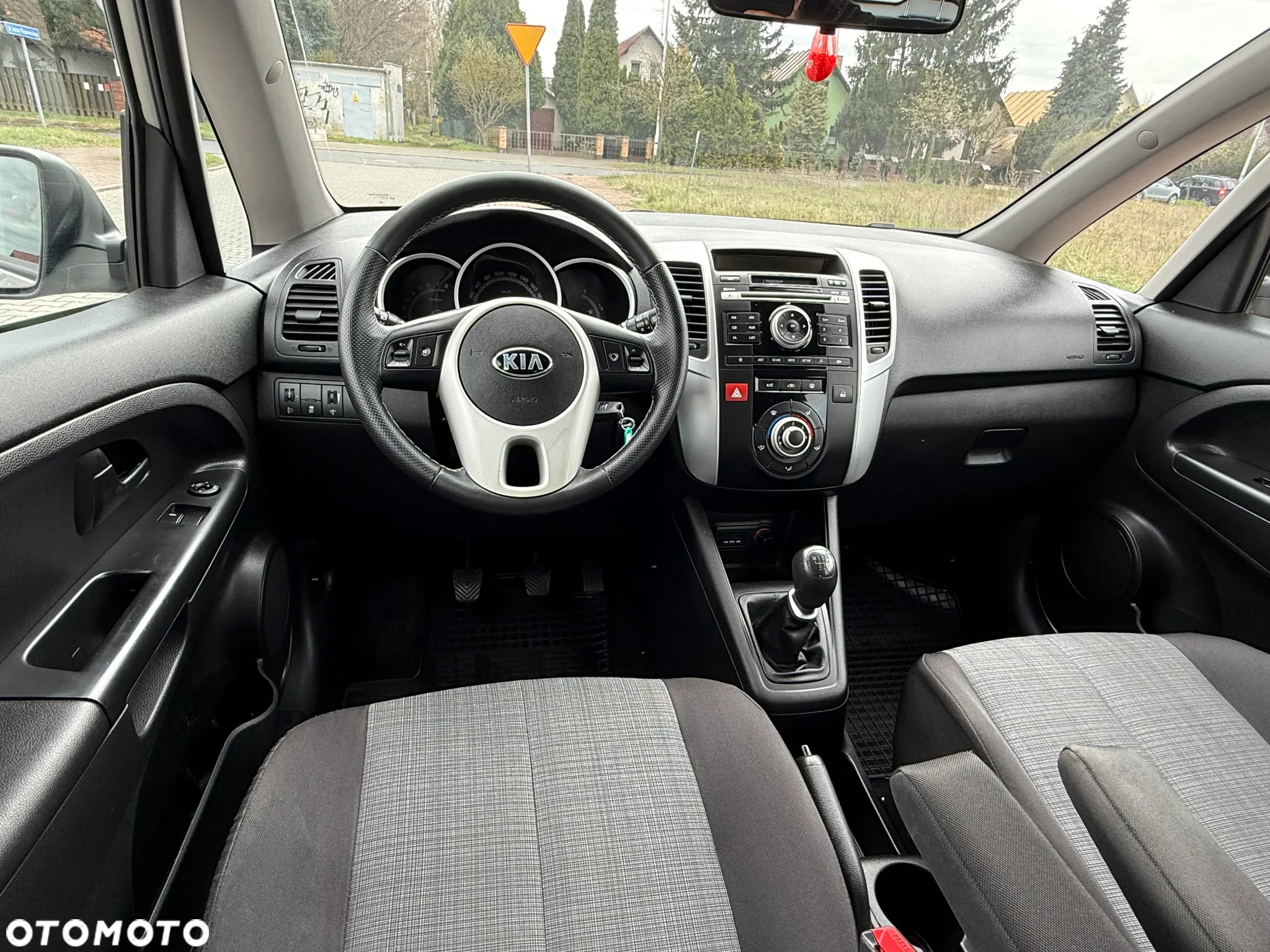 Kia Venga - 28