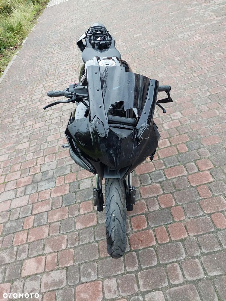Yamaha YZF - 8