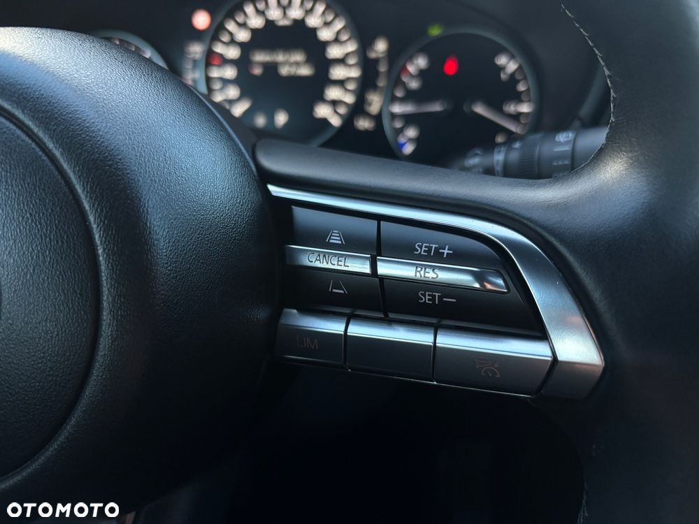 Mazda 3 2.0 mHEV Hikari - 31