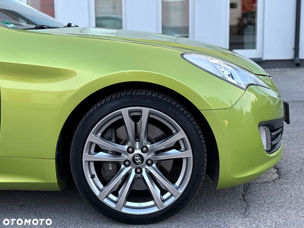 Hyundai Genesis Coupe 2.0 T - 20