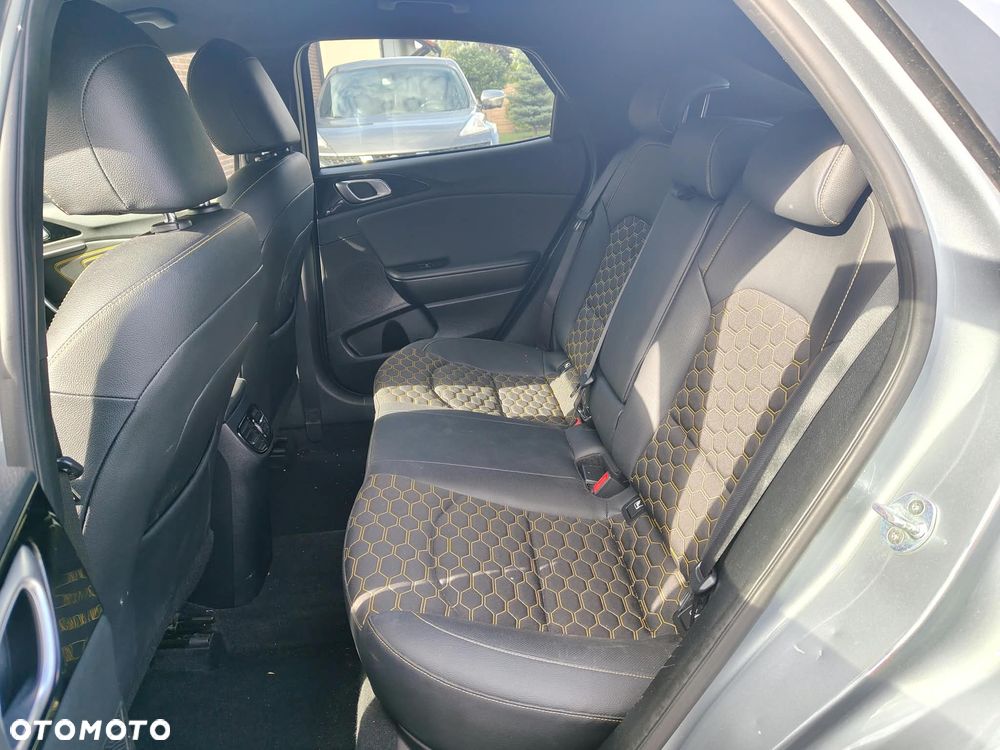 Kia XCeed 1.4 T-GDI OPF DCT7 PLATINUM EDITION - 17