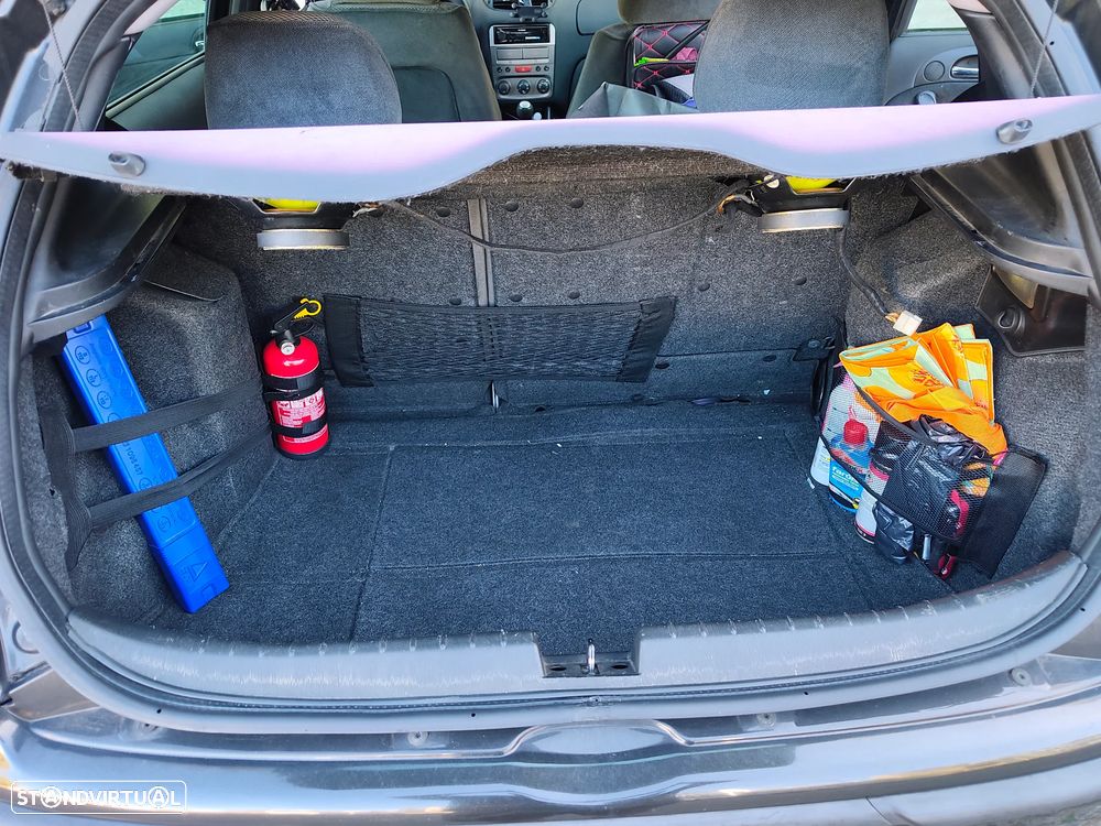 Alfa Romeo 147 1.9 JTD 16V Progression - 15