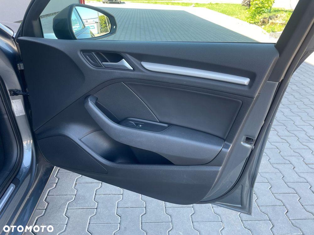 Audi A3 Limousine 1.6 TDI design - 24