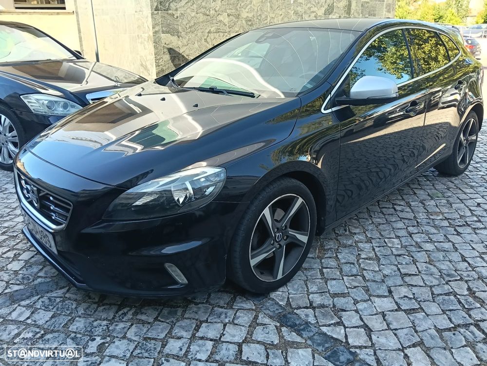 Volvo V40 1.6 D2 R-Design — fotografia 17