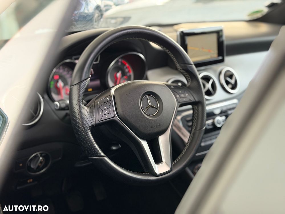Mercedes-Benz CLA 180 UrbanStyle Edition - 18