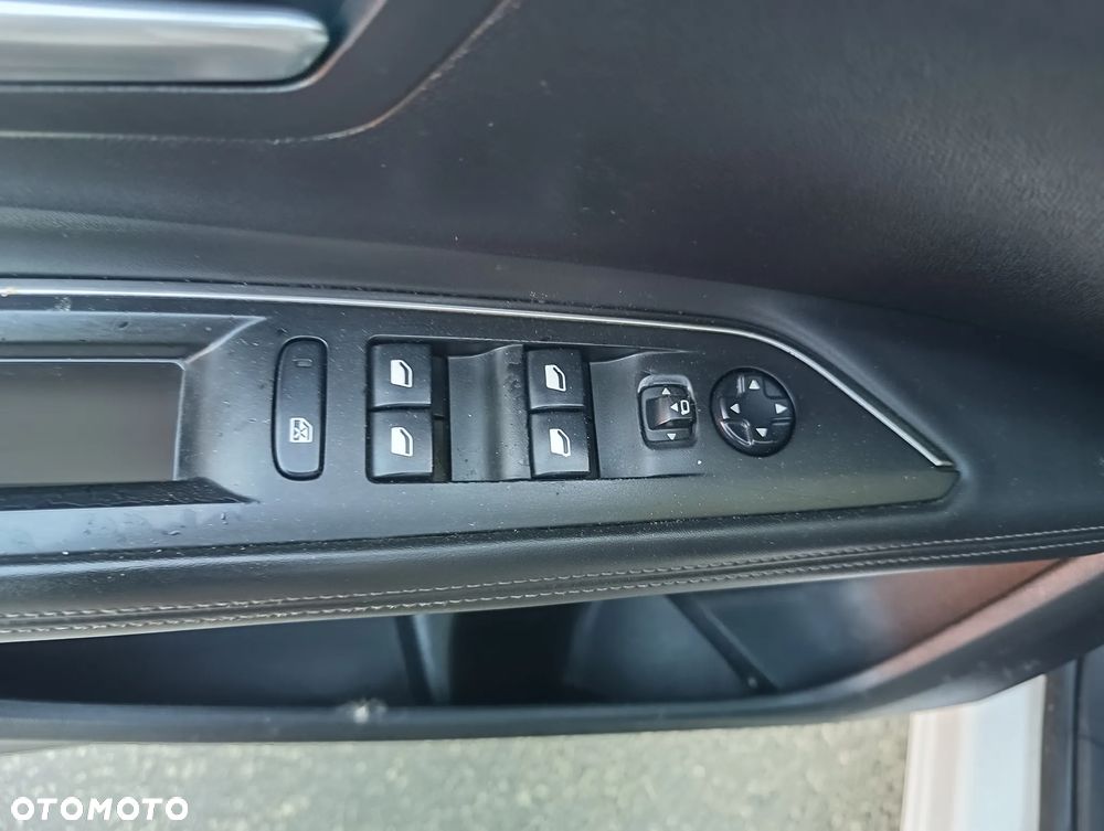 Peugeot 3008 THP 165 EAT6 Stop & Start Allure - 19