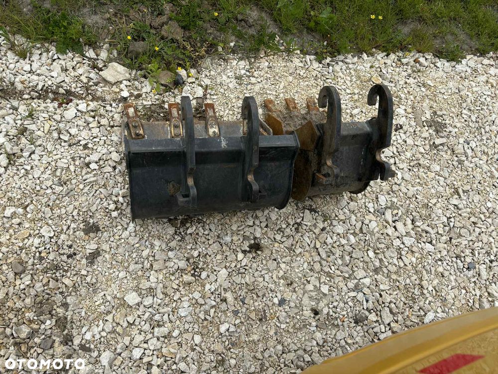 Caterpillar 301.7d - 15