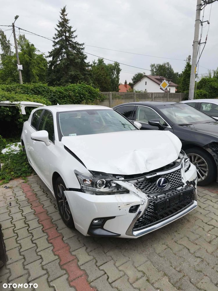 Lexus CT - 2