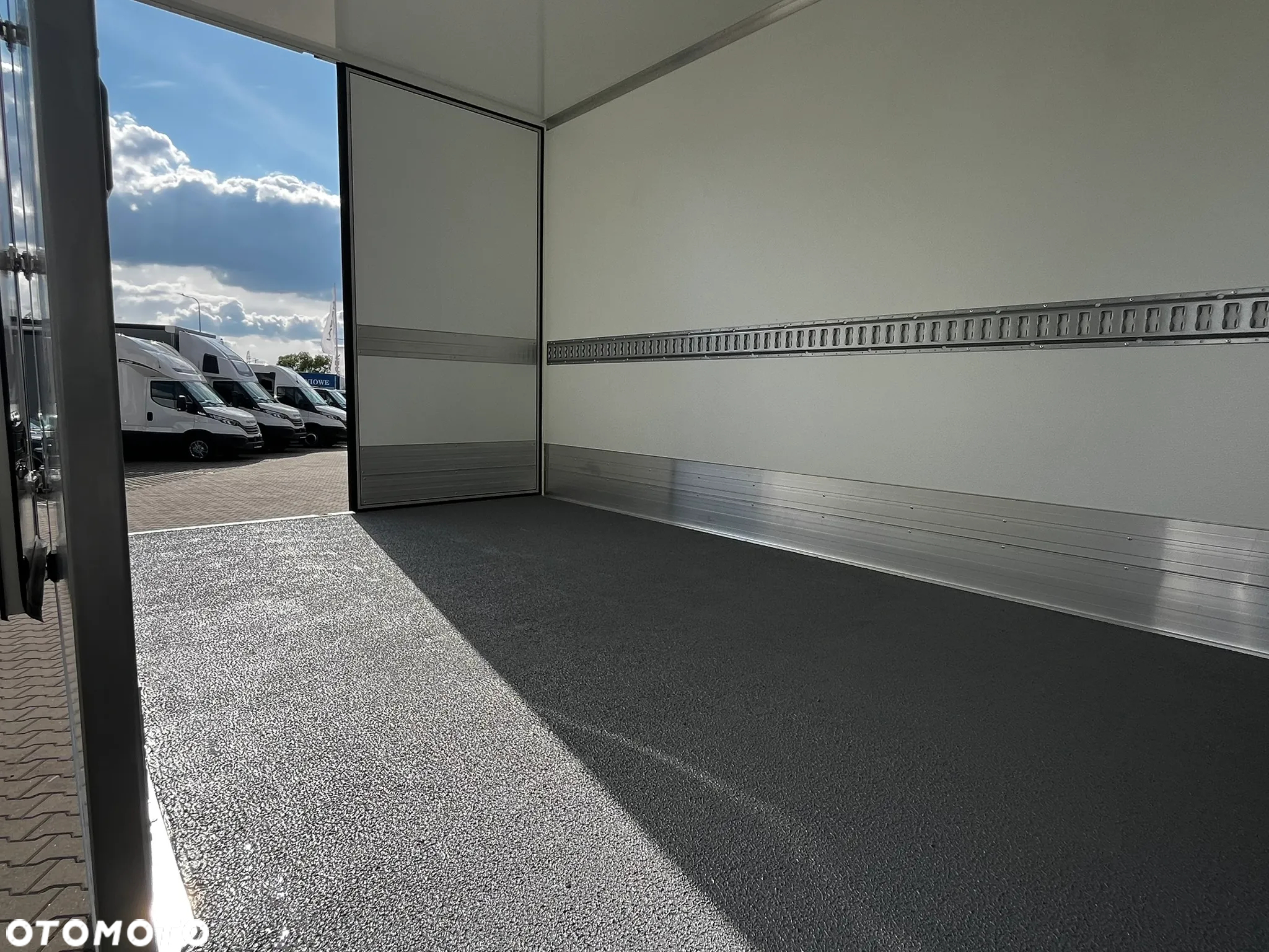 Iveco DAILY 35S18 - 11