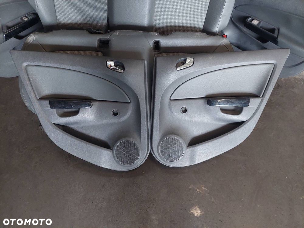 KOMPLET FOTELI LEWY PRAWY PRZÓD + KANAPA TYŁ + BOCZKI OPEL CORSA D HB 5D - 2