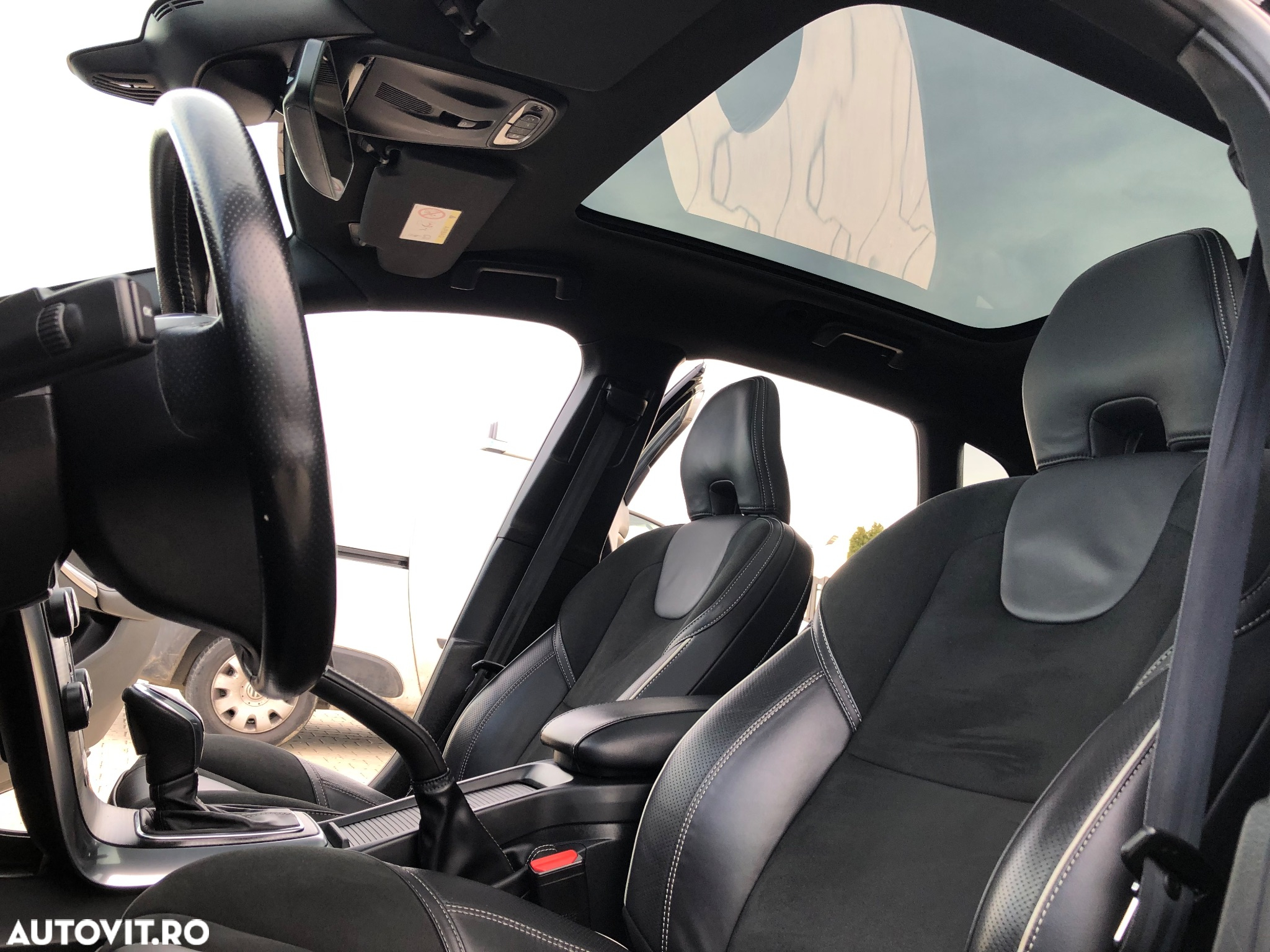 Volvo V40 D3 Geartronic RDesign - 5