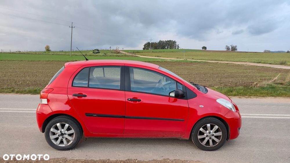 Toyota Yaris - 11