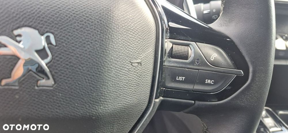 Peugeot 3008 1.2 PureTech Allure Pack S&S EAT8 - 17
