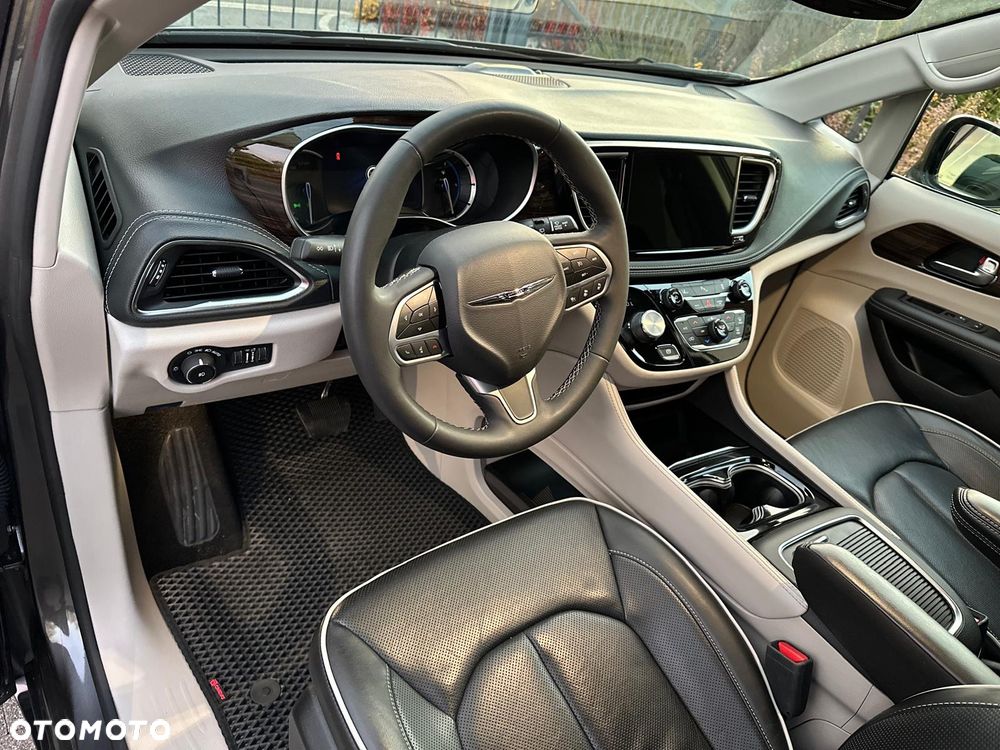 Chrysler Pacifica - 14