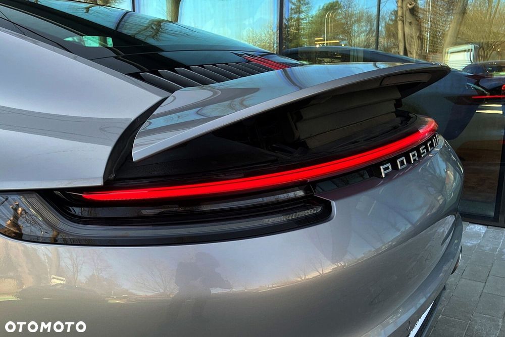 Porsche 911 Carrera - 17