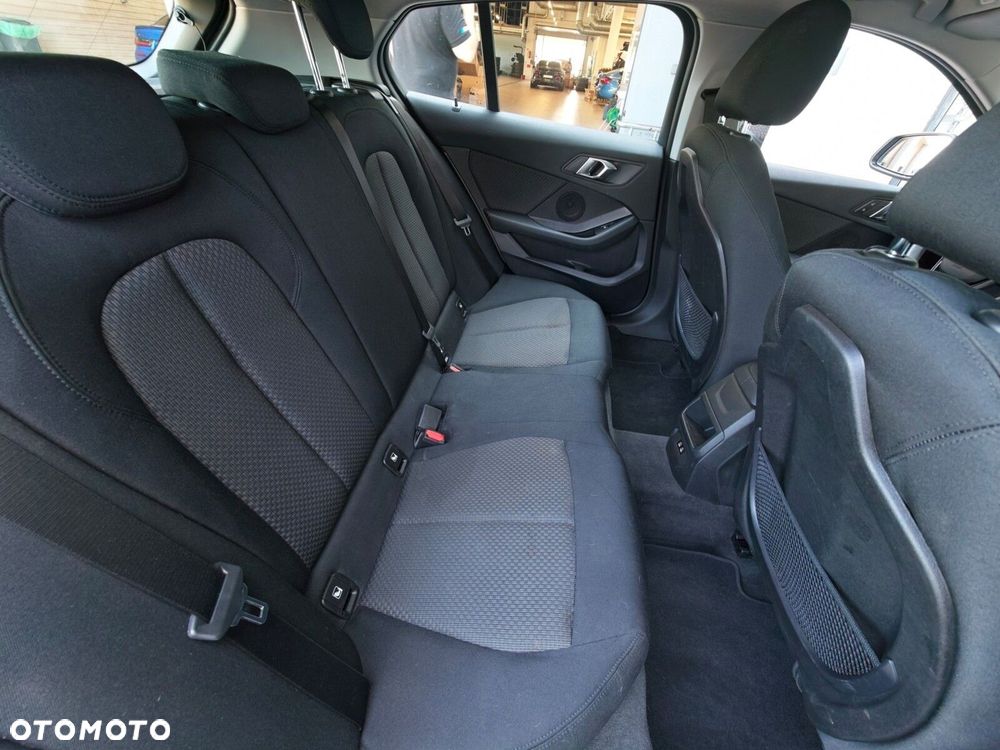 BMW Seria 1 - 22