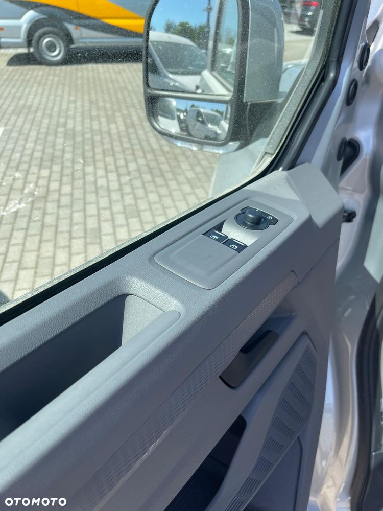 Volkswagen Transporter - 16