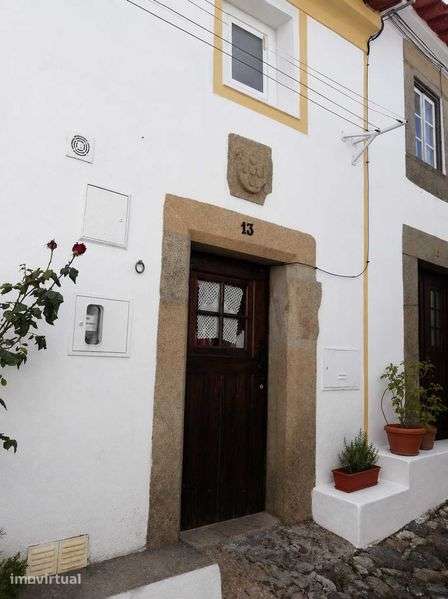 Arrenda-se Casa histórica T3 em Castelo de Vide - Grande imagem: 2/12