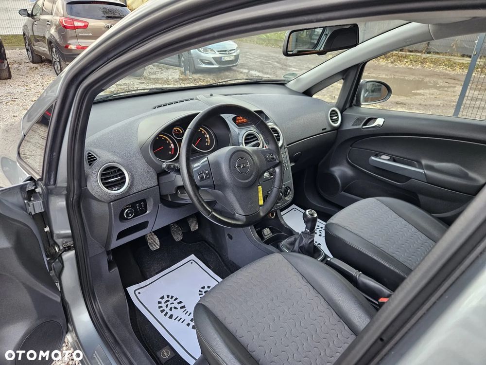 Opel Corsa 1.4 16V Innovation - 21