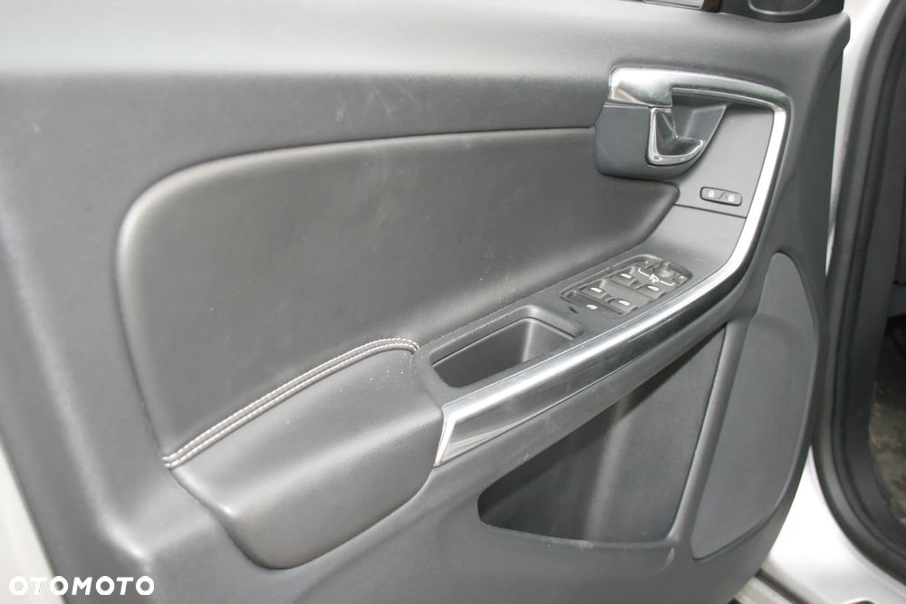 Volvo V60 D3 Drive-E Dynamic Edition (Momentum) - 25