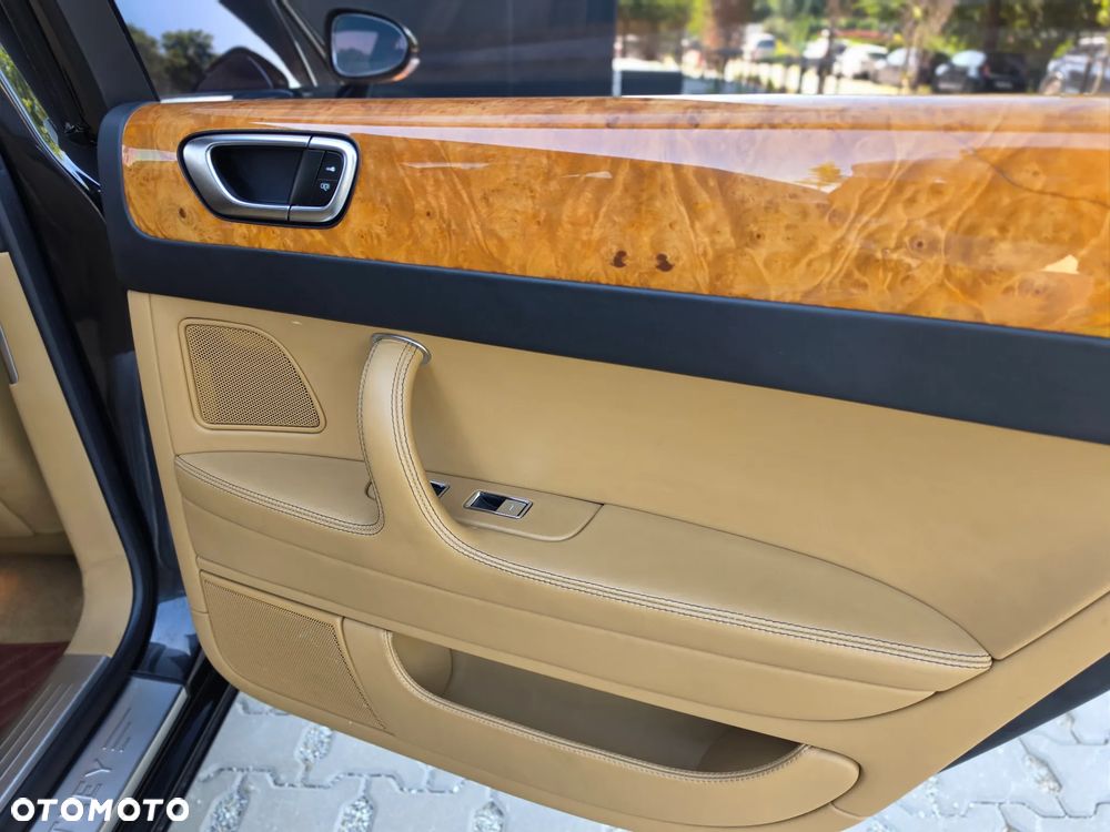Bentley Flying Spur - 11