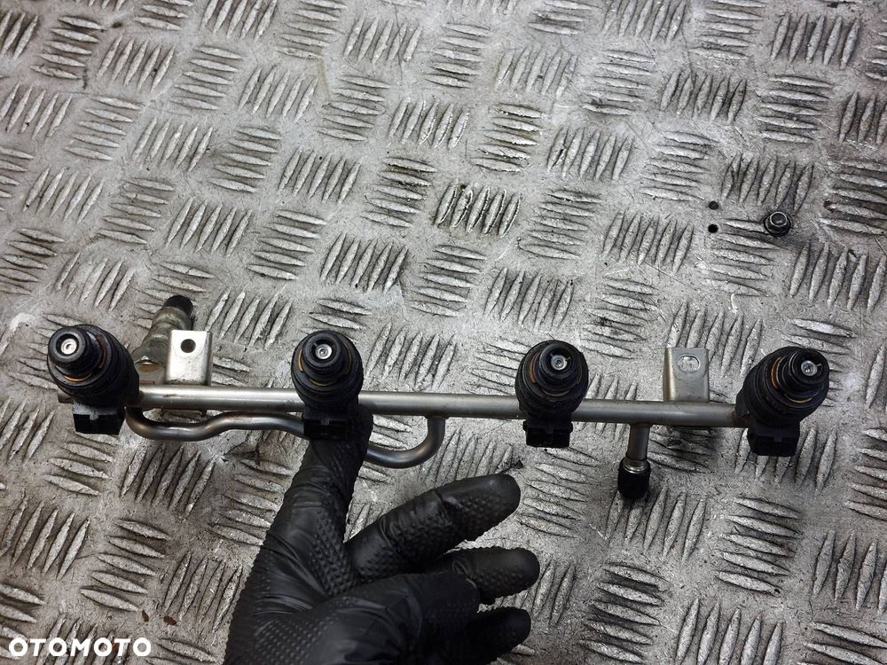 LISTWA WTRYSKOWA OPEL ZAFIRA A 1.8 16V 90536149 5WK93151 - 5