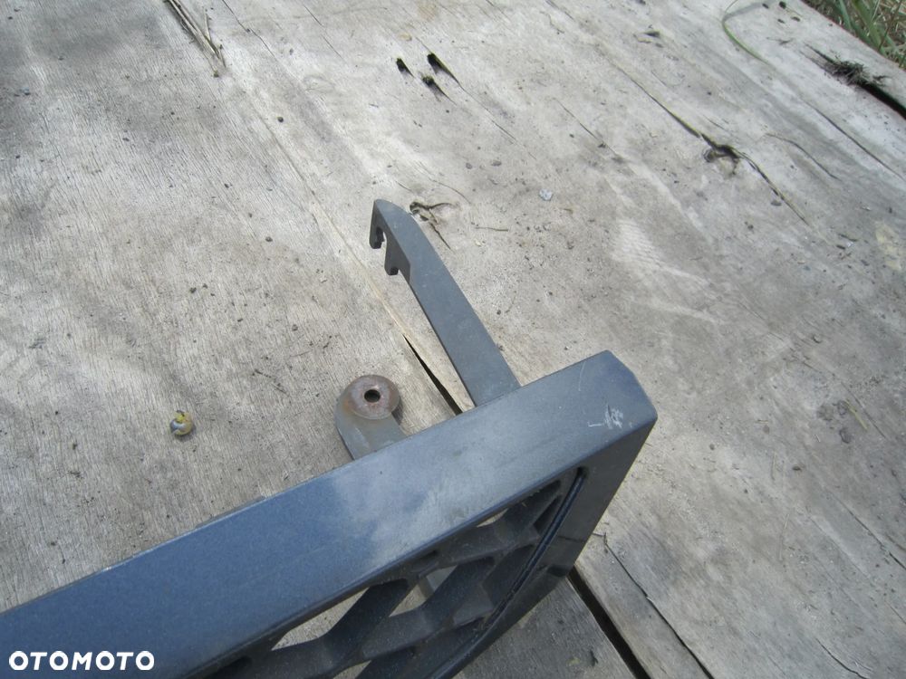 Grill atrapa chłodnicy Ford Focus Mk.1 Lift K1 - 4