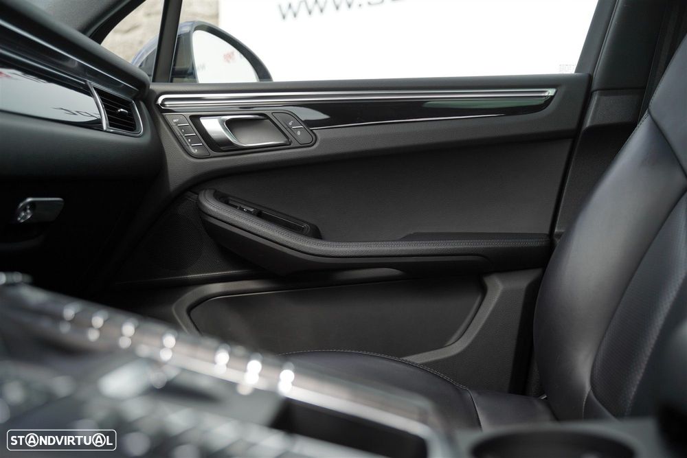 Porsche Macan S - 38